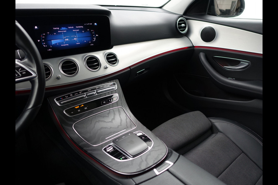 Mercedes-Benz E-Klasse 200 AMG Night Edition 9G Aut- Panoramadak I  Sfeerverlichting I  Sport Leder Interieur I Camera