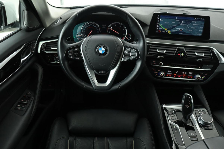 BMW 5 Serie 530d Luxury Line | High Executive | Adaptive Cruise | Trekhaak | 360 Camera | Stuurverwarming | Harman Kardon | Head-up