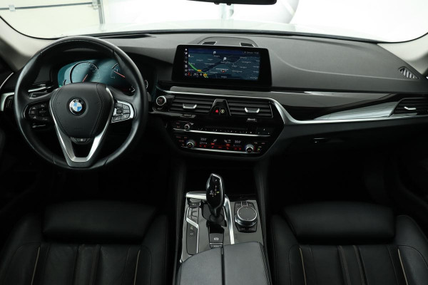 BMW 5 Serie 530d Luxury Line | High Executive | Adaptive Cruise | Trekhaak | 360 Camera | Stuurverwarming | Harman Kardon | Head-up