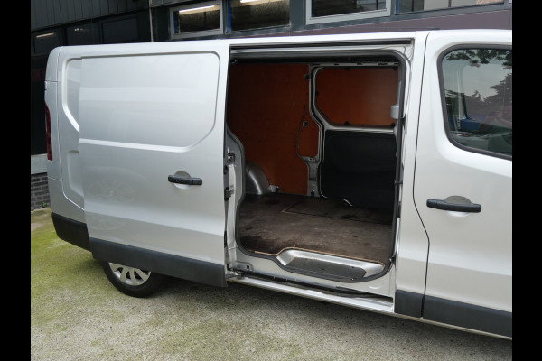 Renault Trafic 1.6 dCi T29 L2H1 | 2x SCHUIF | NAVIGATIE | CAMERA | TREKHAAK | 145 PK | BTW-AUTO!!