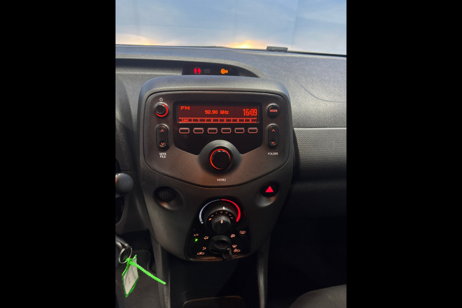 Toyota Aygo 1.0 VVT-i x-now Airco | Elktr. pakket | 5 deurs