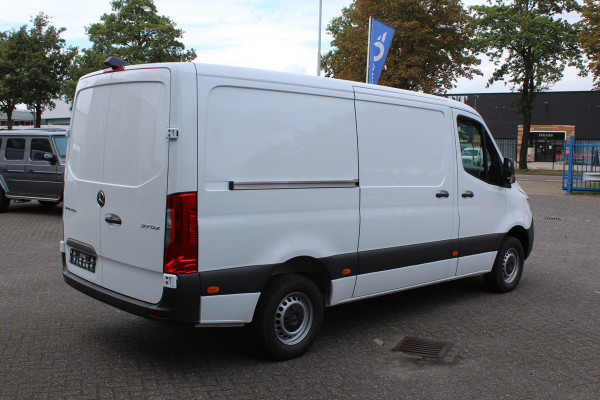 Mercedes-Benz Sprinter 317 CDI L2H1 PRO 3500 KG trekgewicht, MBUX 10.25 met camera, Smartphone integratie