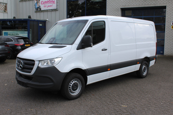 Mercedes-Benz Sprinter 317 CDI L2H1 PRO 3500 KG trekgewicht, MBUX 10.25 met camera, Smartphone integratie