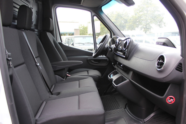 Mercedes-Benz Sprinter 317 CDI L2H1 PRO 3500 KG trekgewicht, MBUX 10.25 met camera, Smartphone integratie