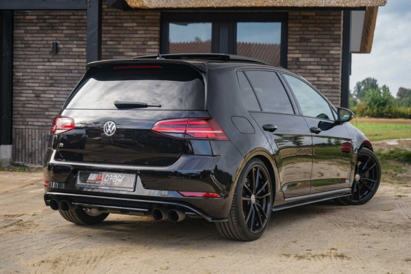 Volkswagen Golf 7.5 R R20 DSG-7 Pano/Akrapovic/DCC/DYNA/MAX-VOL