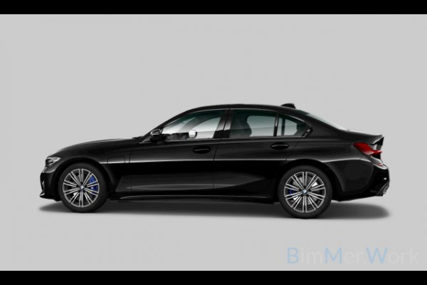 BMW 3-serie 330e M-Sport Pano ACC Harman/K Adp-onderstel