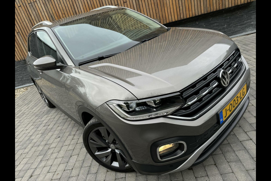 Volkswagen T-Cross 1.0 TSI Style Automaat | Navigatie | LED | 18 inch lichtmetalen velgen | Getint glas | Achteruitrijcamera | Keyless | Apple CarP