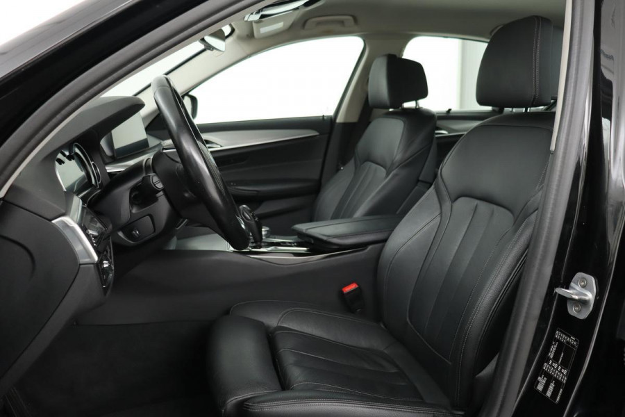 BMW 5 Serie 530i High Executive | Comfortstoelen | Leder | Adaptive LED | Stoelverwarming | Memory | Navigatie | PDC