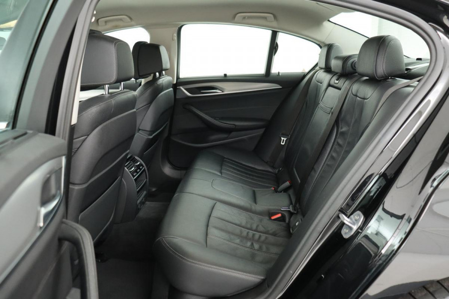 BMW 5 Serie 530i High Executive | Comfortstoelen | Leder | Adaptive LED | Stoelverwarming | Memory | Navigatie | PDC