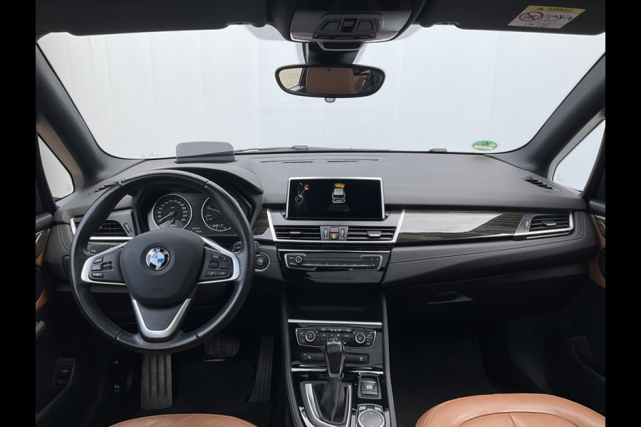 BMW 2 Serie Active Tourer 218d Luxury HUD Pano Trekhaak Leder Elek.klep VOL OPTIES!