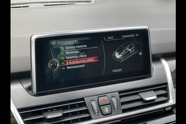 BMW 2 Serie Active Tourer 218d Luxury HUD Pano Trekhaak Leder Elek.klep VOL OPTIES!