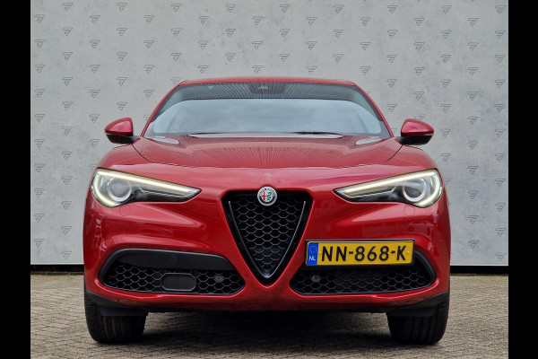 Alfa Romeo Stelvio 2.0 T AWD First Edition Automaat | Rosso Competizione | Leder | Memory Seat | Flippers | Camera | Navi | PDC | DAB | Trekhaak |