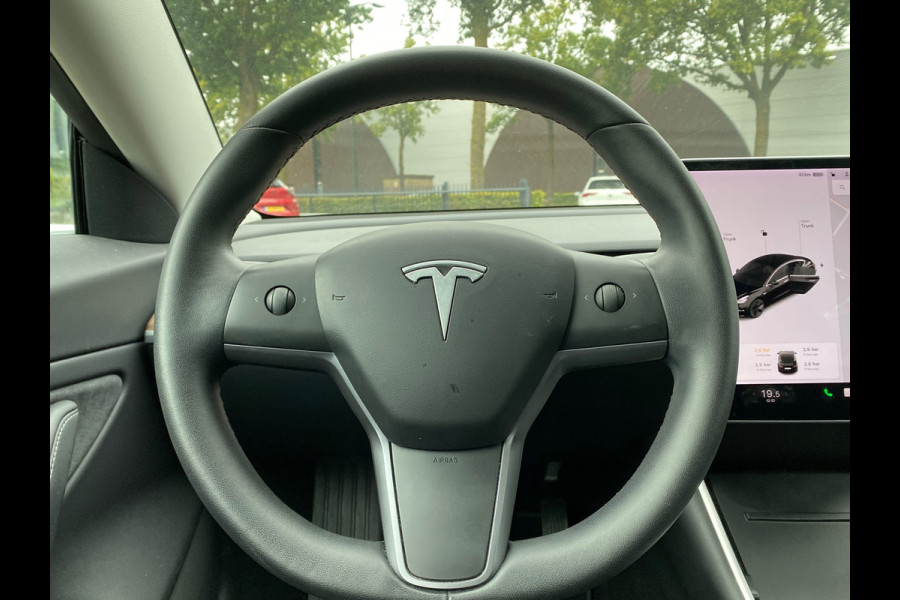 Tesla Model 3 Long Range AWD 75 kWh TREKHAAK AFN. 1000KG trekgewicht. | rijklaarprijs incl. 12mnd BOVAG