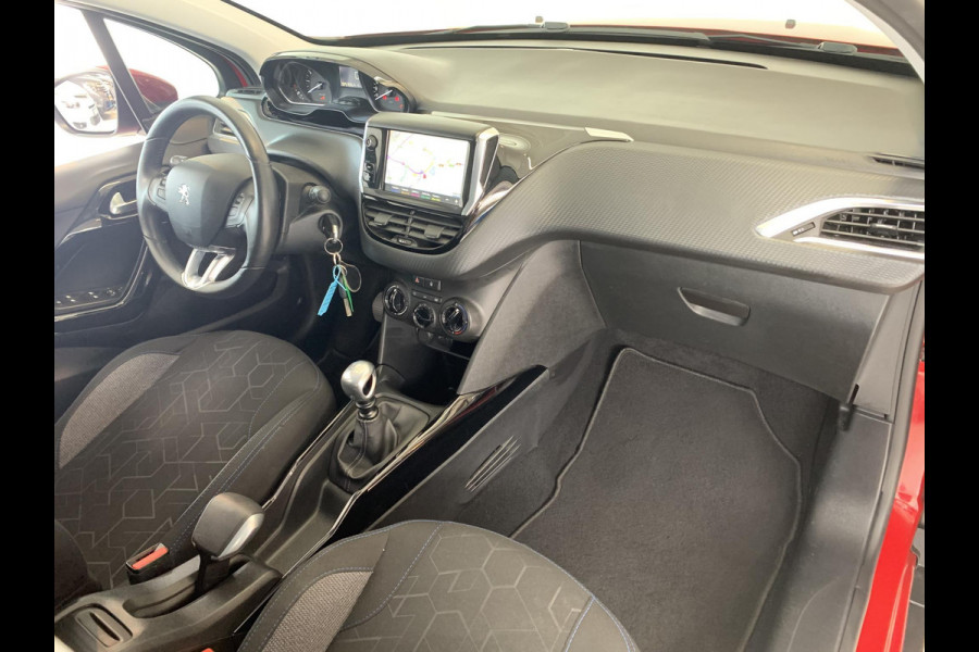 Peugeot 2008 1.2 TURBO Signature | Trekhaak | Apple Carplay/Android Auto | Navigatie | Bluetooth