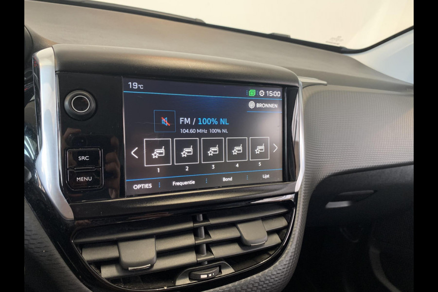 Peugeot 2008 1.2 TURBO Signature | Trekhaak | Apple Carplay/Android Auto | Navigatie | Bluetooth