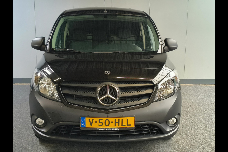 Mercedes-Benz Citan 109 CDI 3-persoons uit 2021 Rijklaar + 6 maanden Bovag-garantie Henk Jongen Auto's in Helmond,  al 50 jaar service zoals 't hoort!