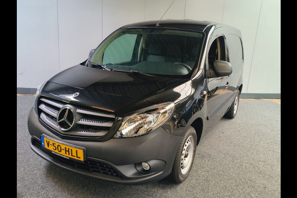 Mercedes-Benz Citan 109 CDI 3-persoons uit 2021 Rijklaar + 6 maanden Bovag-garantie Henk Jongen Auto's in Helmond,  al 50 jaar service zoals 't hoort!