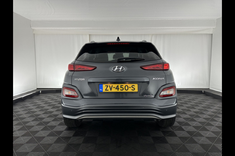 Hyundai Kona EV Premium 64 kWh (INCL-BTW) *VOLLEDER | HEAD-UP | FULL-LED | NAVI-FULLMAP | DAB | ADAPTIVE-CRUISE | KRELL-AUDIO | KEYLESS | CAMERA | BLIND-SPOT | LANE-ASSIST | VIRTUAL-COCKPIT | SHIFT-PADDLES | COMFORT-SEATS