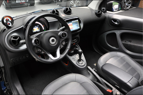 Smart Fortwo cabrio EQ Navi Leer Camera PDC Climate Carplay JBL Cruise Stoelverwarming Stuurverwarming 16" LM velgen