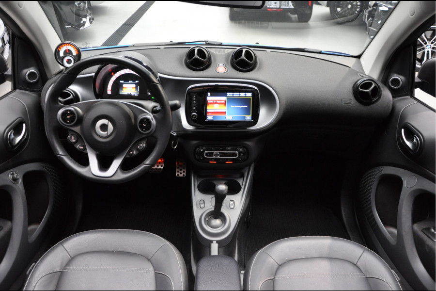 Smart Fortwo cabrio EQ Navi Leer Camera PDC Climate Carplay JBL Cruise Stoelverwarming Stuurverwarming 16" LM velgen