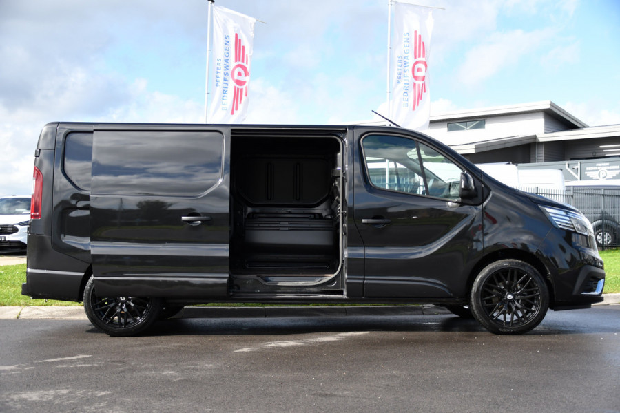 Renault Trafic 2.0 dCi 130 T30 L2H1 Black Edition Camera, Cruise, Sensoren, Mutlimedia, 130PK, Trekhaak, Led, UNIEK!