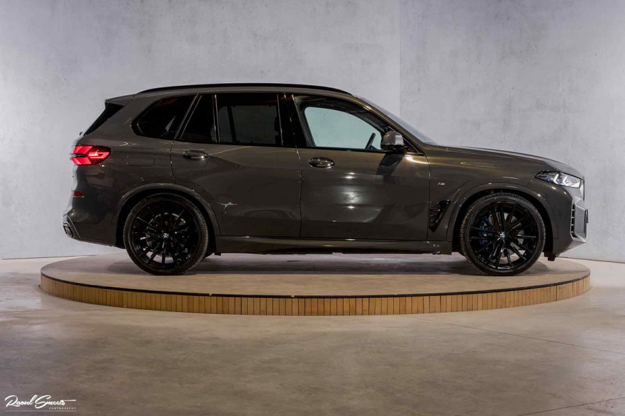 BMW X5 xDrive50e | M-sport Pro | Panorama | Iconic Glow | Dravit | Np 122K