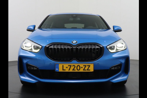 BMW 1-serie 118i UNIEK! | ADD. CRUISE | LEDER+stoelverw. | CAMERA | APPLE CARPLAY | PANORAMADAK | 1e eig. DEALER ONDERHOUDEN