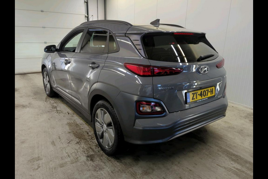 Hyundai Kona EV Premium 64 kWh (INCL-BTW) *VOLLEDER | HEAD-UP | FULL-LED | NAVI-FULLMAP | DAB | ADAPTIVE-CRUISE | KRELL-AUDIO | KEYLESS | CAMERA | BLIND-SPOT | LANE-ASSIST | VIRTUAL-COCKPIT | COMFORT-SEATS | 17''ALU*