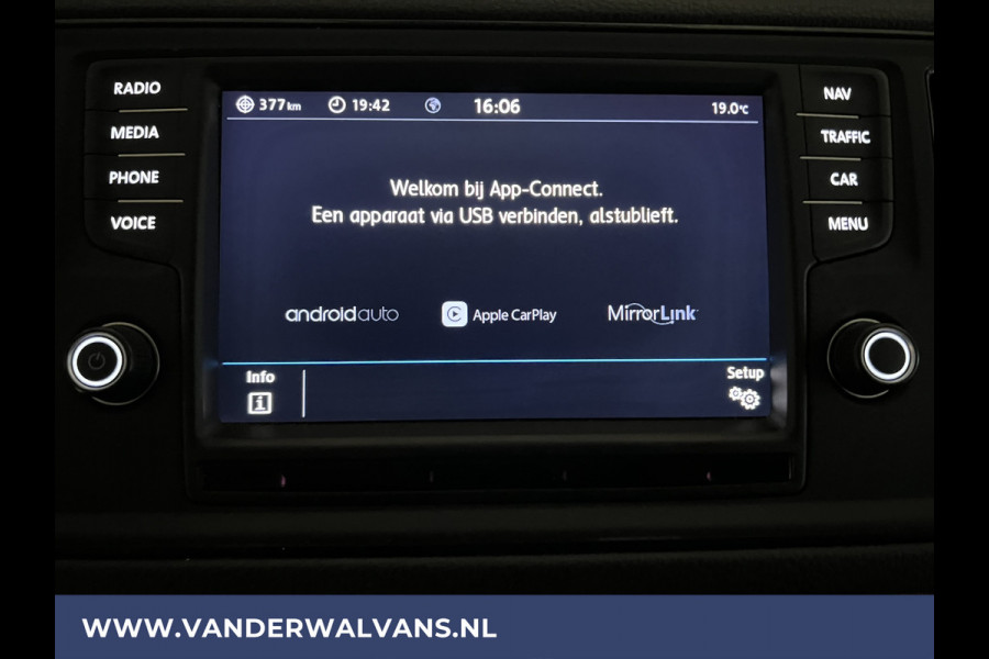 Volkswagen Crafter 2.0 TDI 141pk L3H3 L2H2 Euro6 Airco | Camera | Navigatie | Apple Carplay Android Auto, Cruisecontrol, Parkeersensoren, Bijrijdersbank