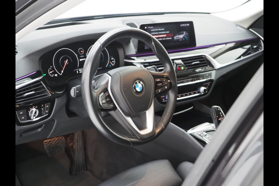 BMW 5 Serie 530e iPerformance High Executive | Virtual Cockpit | 360 | Leder | LED | Sfeerverlichting