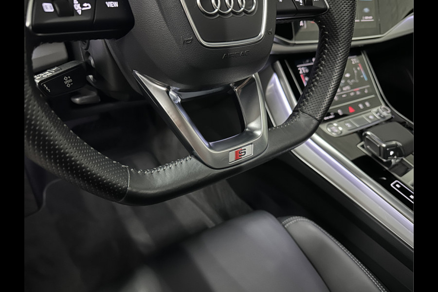 Audi Q7 55 TFSI e S-Line | Panorama | Leder | Luchtvering | LED-Matrix | Keyless-Go | Memory | Stoelverwarming V+A | Camera | Virtual-Cockpit | 3-Zone Clima | Draadloos Laden | Standkachel | Getint Glas |