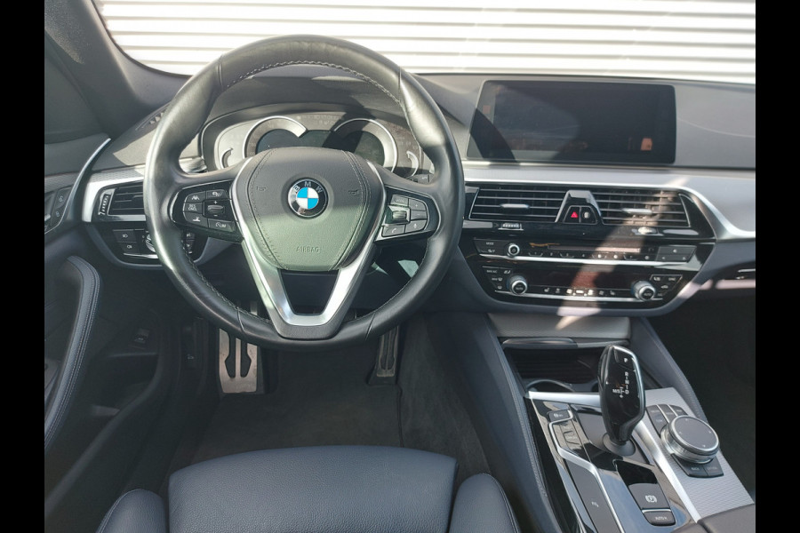 BMW 5 Serie Touring 520i High Executive Automaat, Navigatie, Camera, elek trekhaak, FULL OPTIONS