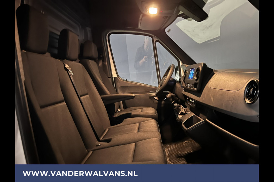 Mercedes-Benz Sprinter 315 CDI 150pk L3H2 Euro6 Airco | Camera | Apple Carplay | Android Auto Parkeersensoren, Bijrijdersbank