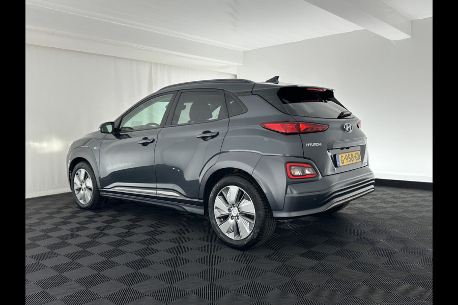 Hyundai Kona EV Premium 64 kWh (INCL-BTW) *PANO | FULL-LEATHER | HEAD-UP | FULL-LED | NAVI-FULLMAP | DAB | ADAPTIVE-CRUISE | KRELL-AUDIO | KEYLESS | CAMERA | BLIND-SPOT | LANE-ASSIST | DIGI-COCKPIT | COMFORT-SEATS | 17''AL