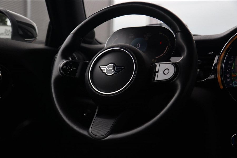 MINI One 1.5 / KEYLESS / CARPLAY / HUD / LEDER / STUUR+STOELVERW / HARMAN KARDON