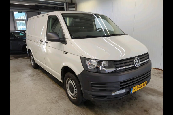 Volkswagen Transporter 2.0 TDI L1H1 Airco Comfortstoel Trekhaak Radio Bluetooth Slechts 75000 km! NL Auto Euro6