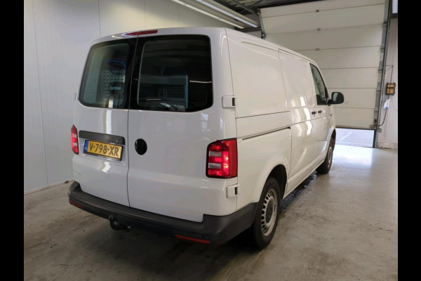 Volkswagen Transporter 2.0 TDI L1H1 Airco Comfortstoel Trekhaak Radio Bluetooth Slechts 75000 km! NL Auto Euro6