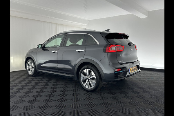 Kia e-Niro ExecutiveLine 64 kWh (INCL-BTW) Aut. *VOLLEDER | JBL-SOUND | FULL-LED | NAVI-FULLMAP | DAB | ADAPT.CRUISE | CAMERA | MEMORY-PACK | LANE-ASSIST | KEYLESS | DIGI-COCKPIT | SHIFT-PADDLES | COMFORT-SEATS | 17"ALU*