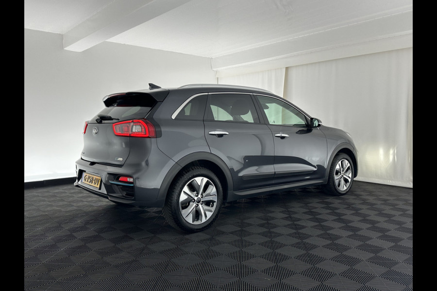 Kia e-Niro ExecutiveLine 64 kWh (INCL-BTW) Aut. *VOLLEDER | JBL-SOUND | FULL-LED | NAVI-FULLMAP | DAB | ADAPT.CRUISE | CAMERA | MEMORY-PACK | LANE-ASSIST | KEYLESS | DIGI-COCKPIT | SHIFT-PADDLES | COMFORT-SEATS | 17"ALU*