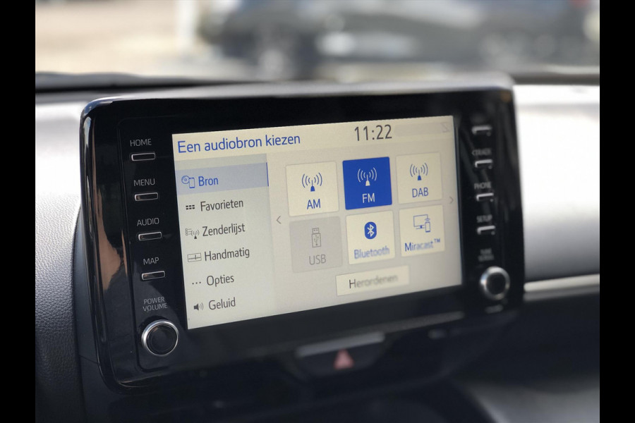 Toyota Yaris Cross 1.5 Hybrid Dynamic | Winter pakket, Keyless, 17inch, LED, Stoel + Stuurverwarming, Apple CarPlay/Android Auto