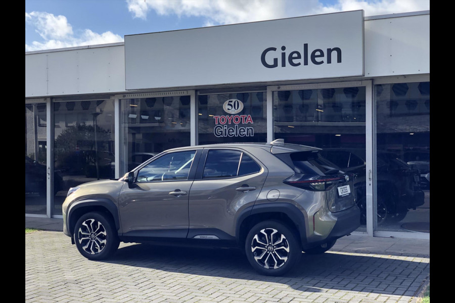 Toyota Yaris Cross 1.5 Hybrid Dynamic | Winter pakket, Keyless, 17inch, LED, Stoel + Stuurverwarming, Apple CarPlay/Android Auto