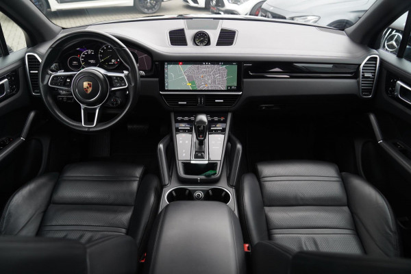 Porsche Cayenne 3.0 E-Hybrid | Sport Chrono | Bose Sound | Panorama | Luchtvering | incl BTW | Memory stoelen | Luxe leder | LED