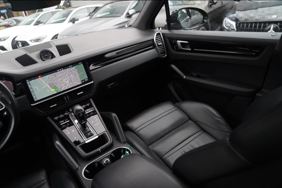 Porsche Cayenne 3.0 E-Hybrid | Sport Chrono | Bose Sound | Panorama | Luchtvering | incl BTW | Memory stoelen | Luxe leder | LED