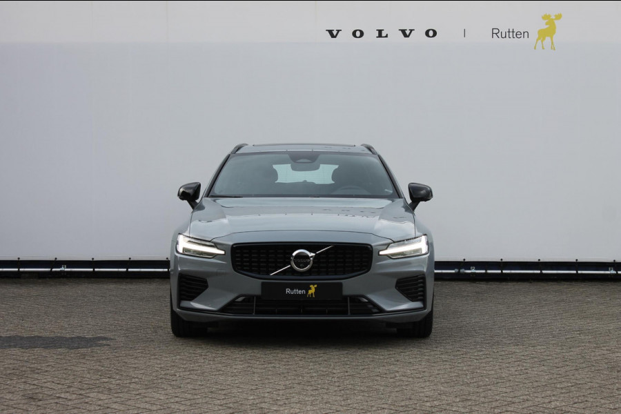 Volvo V60 T6 350pk autm. Recharge AWD Plus Dark Panoramisch schuif-kanteldak / 18" lichtmetalen velgen / Semi elektrisch wegklapbare trekhaak / 360 graden rondom zichtcamera /