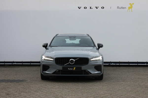 Volvo V60 T6 350pk autm. Recharge AWD Plus Dark Panoramisch schuif-kanteldak / 18" lichtmetalen velgen / Semi elektrisch wegklapbare trekhaak / 360 graden rondom zichtcamera /