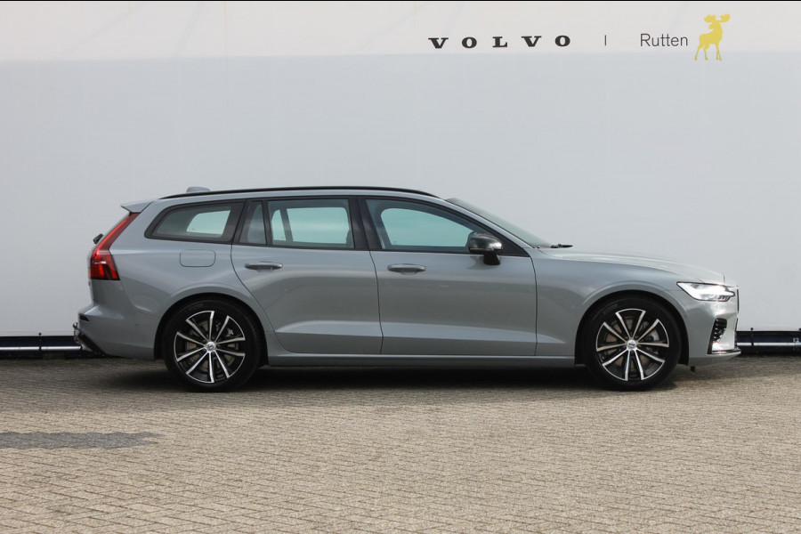 Volvo V60 T6 350pk autm. Recharge AWD Plus Dark Panoramisch schuif-kanteldak / 18" lichtmetalen velgen / Semi elektrisch wegklapbare trekhaak / 360 graden rondom zichtcamera /