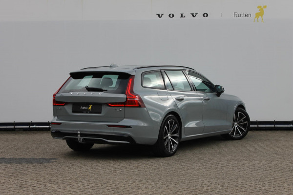 Volvo V60 T6 350pk autm. Recharge AWD Plus Dark Panoramisch schuif-kanteldak / 18" lichtmetalen velgen / Semi elektrisch wegklapbare trekhaak / 360 graden rondom zichtcamera /