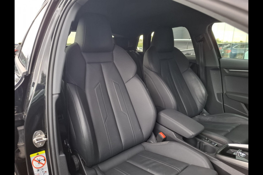 Audi A3 Sportback 40 TFSI e Edition Plug in Hybrid 204pk PHEV | Lederen Sportstoelen | Head Up | Apple Carplay | Navigatie | Camera | Cruise Control | Climate Control |