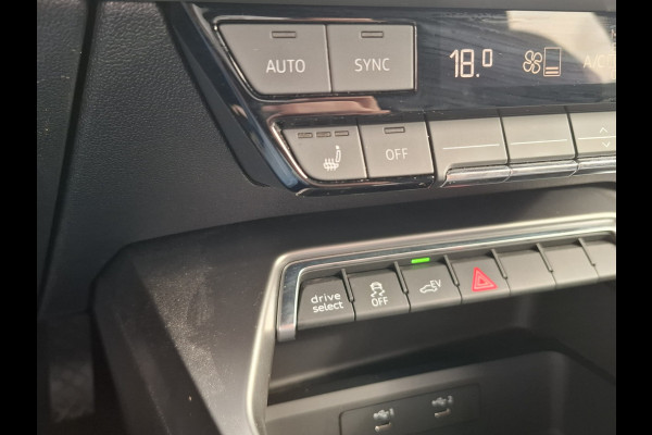 Audi A3 Sportback 40 TFSI e Edition Plug in Hybrid 204pk PHEV | Lederen Sportstoelen | Head Up | Apple Carplay | Navigatie | Camera | Cruise Control | Climate Control |