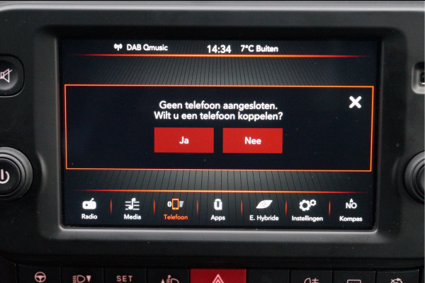 Fiat Panda 1.0 Hybrid City Life | Carplay | 5 persoons | Stuurwielbediening | Bluetooth | Achterbank 1/3- 2/3 neerklapbaar rijdende auto niet altijd aanwezig